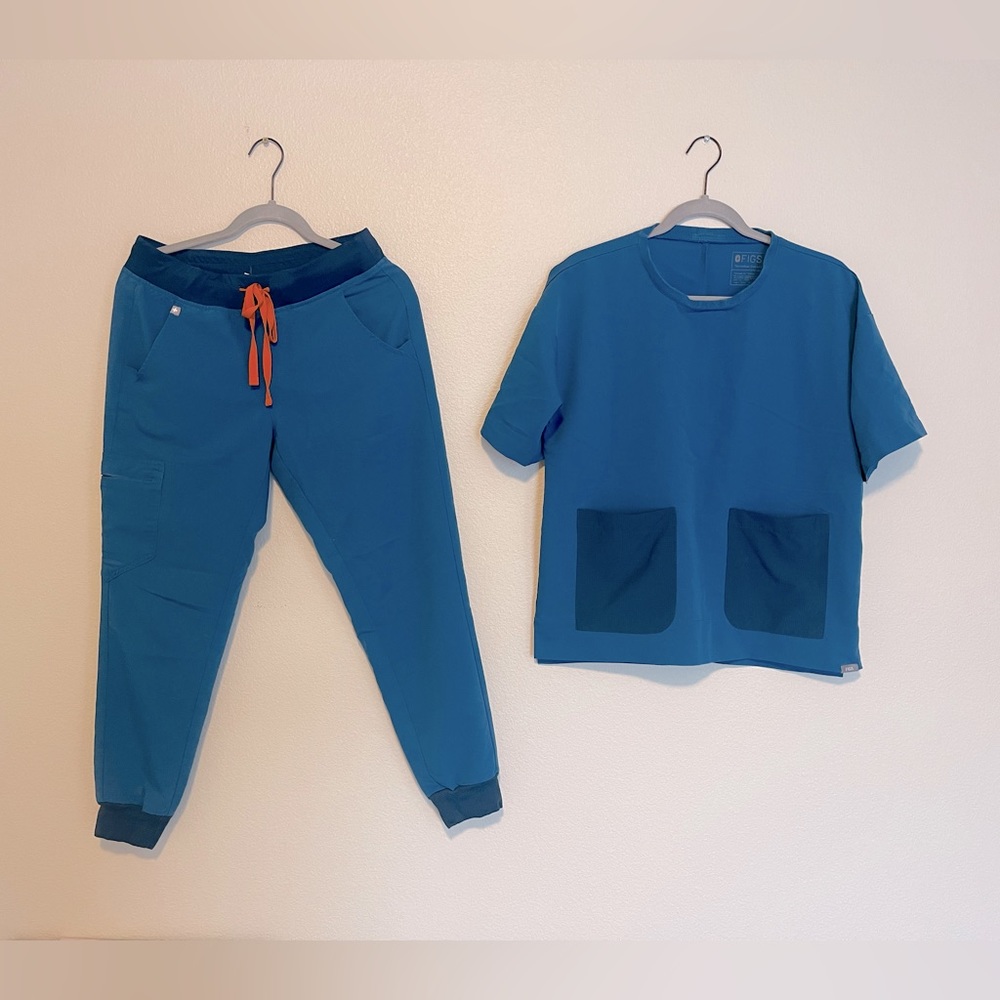 women's Alps Blue Bene Crew Scrub Top S  &  Zamora Petite Jogger Scrub Pants S